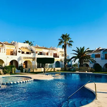 2-bed 10 Min Drive To The Beach! Ciudad Quesada