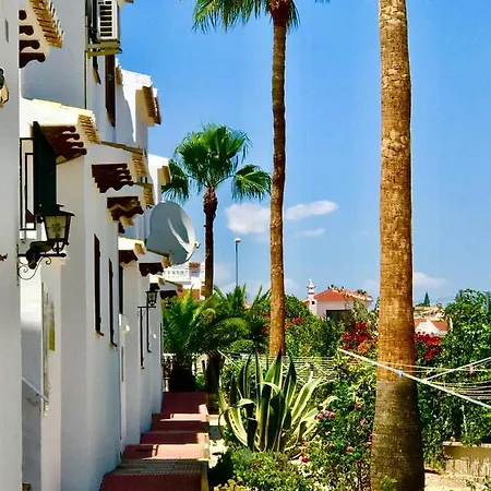 2-bed 10 Min Drive To The Beach! Ciudad Quesada