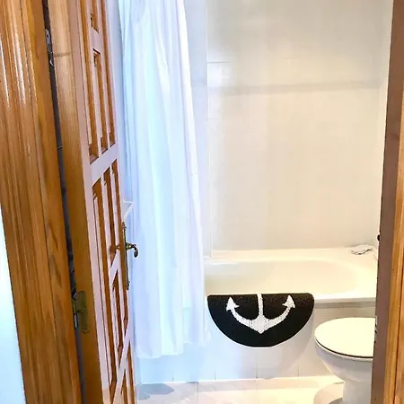Apartamento 2-bed 10 Min Drive To The Beach!